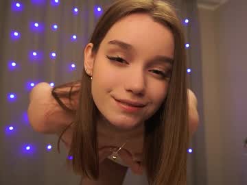 webcam girl harrieteasley live cam image #11504464