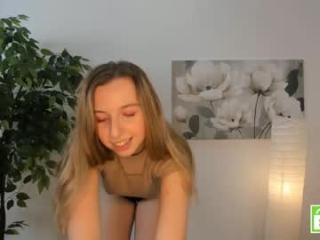 webcam girl joliespence live cam image #7802640