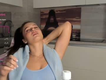 webcam girl brittcubitt live cam image #8772099