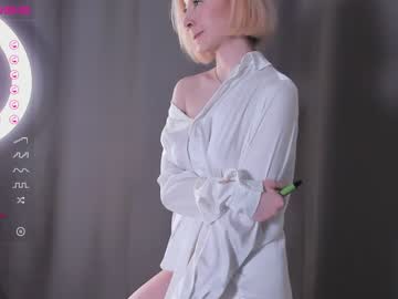 webcam girl whitee_angel live cam image #4662032