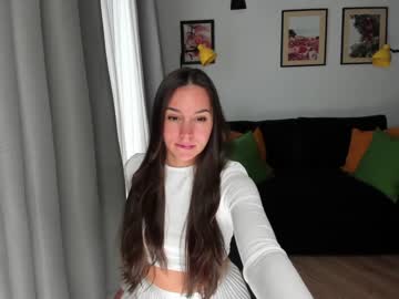 webcam girl intrigueeme live cam image #8914559