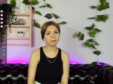 webcam girl britney_presty live cam image #2976333