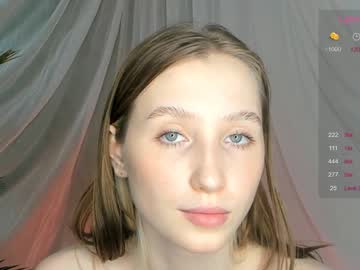 webcam girl brittgoodie live cam image #8178403