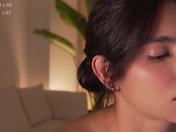 webcam girl ellelure_ live cam image #12636399