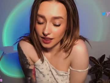 webcam girl _yvie_ live cam image #2220487