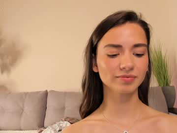webcam girl nicoleluuv live cam image #10516058