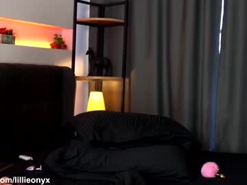 webcam girl lillieonyx live cam image #226228