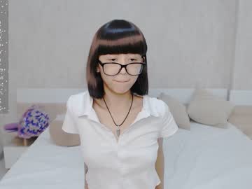 webcam girl little_yena live cam image #7785457