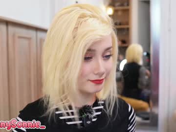 webcam girl sunny_sonnie live cam image #10338885