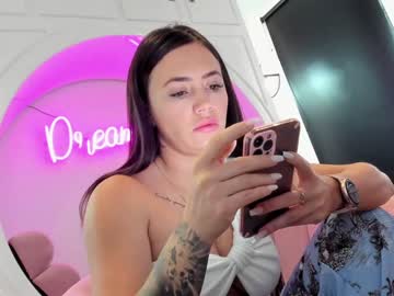 webcam girl ashlyeroberts1 live cam image #2059167