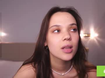 webcam girl fannyedger live cam image #12741023