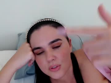 webcam girl gia_is_horny live cam image #7243936