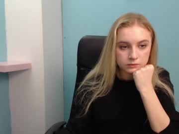 webcam girl _petite_sweet live cam image #333283