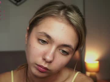 webcam girl mildredgarrett live cam image #11342682