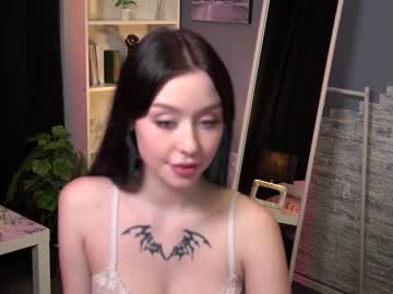 webcam girl ella_knockers_xl live cam image #4164911