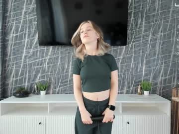 webcam girl lynnatlee live cam image #9054587