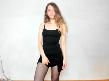webcam girl giveyouelevenminutes live cam image #3607392