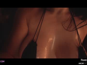 webcam girl lucieoude_ live cam image #1078677
