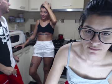webcam couple maya_and_guests live cam image #6231738