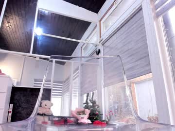 webcam girl white_snow_ live cam image #1395940