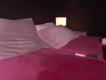 webcam man c_o_n_q_u_e_r live cam image #9611361