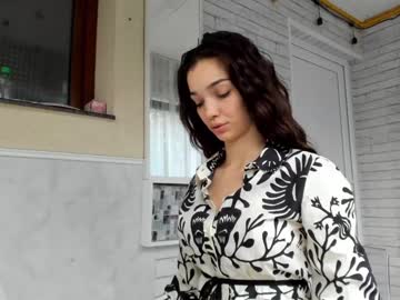 webcam girl sassyt33n live cam image #10038984