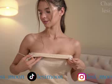 webcam girl lesi_moon live cam image #8471816