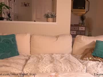 webcam girl phoenix_taylor live cam image #8219772
