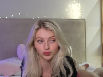webcam girl yournaughtymiss live cam image #8439240