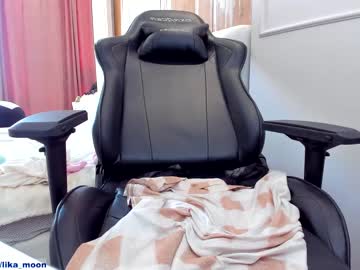 webcam girl lika_moon live cam image #3272619