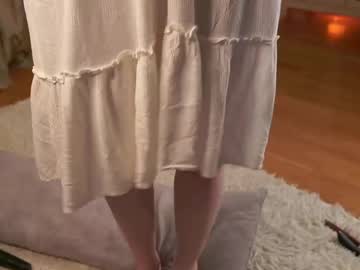webcam girl lynnalltop live cam image #12500779