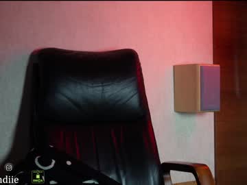 webcam girl bestblondiiecb live cam image #8719516