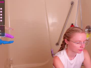 webcam girl emmasky69 live cam image #5692413