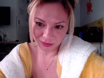 webcam girl kiradivine live cam image #2184901