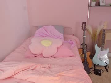 webcam girl little_effy18_ live cam image #10290040