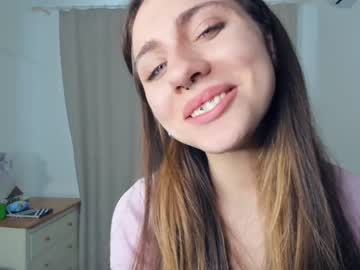 webcam girl il0_vee live cam image #5680943