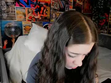 webcam girl flirtykitty_ live cam image #12118637
