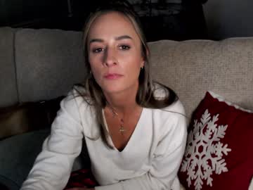 webcam girl holihurricane live cam image #11307477