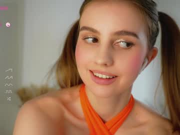 webcam girl fluffy_angel live cam image #10463317