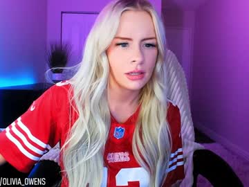 webcam girl oliviaowens live cam image #10699804