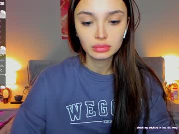 webcam girl your__voice live cam image #3723738