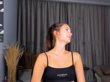 webcam girl your__voice live cam image #6189531