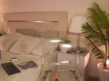 webcam girl emrataa_ live cam image #12194074