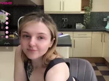 webcam girl lucydelovely live cam image #5459497