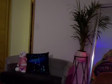 webcam girl beyllove_d live cam image #827291