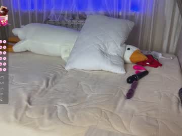 webcam girl charming__kitty live cam image #8785498