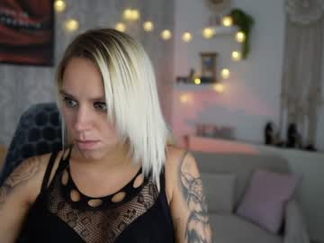 webcam girl cherry__blond live cam image #6919616