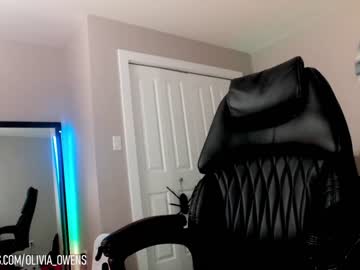 webcam girl oliviaowens live cam image #3872911