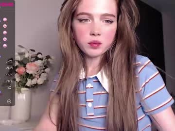 webcam girl small_blondee live cam image #2452534