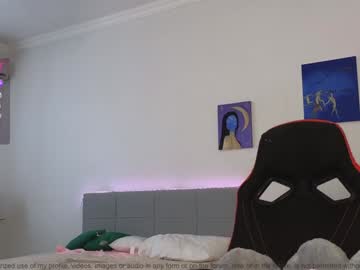 webcam girl small_blondee live cam image #10462122